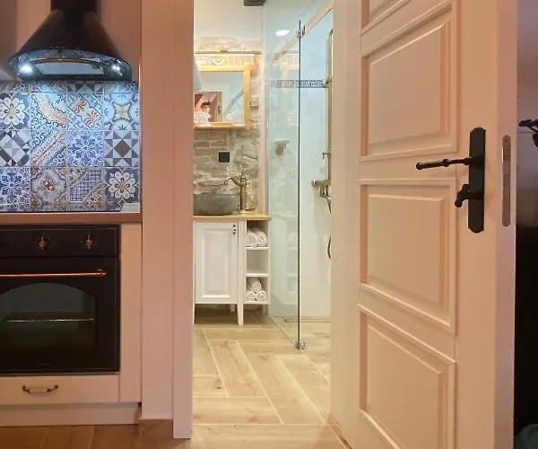 La Corte Di Kate Vila *